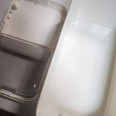 米びつ スライド式  ペットフードなどにもの画像
