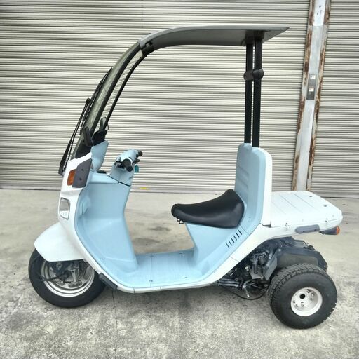 ホンダのジャイロキャノピーミニカー登録でヘルメット無しで乗れ