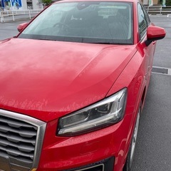 アゥディQ2