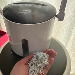 手動式クロスカット
シュレッダーの画像