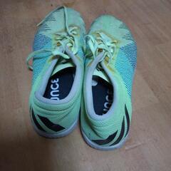 アディダス　Bounce 陸上ランニングシューズ イエロー　27cmの画像