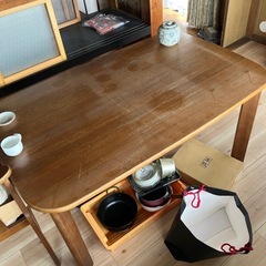 テーブル