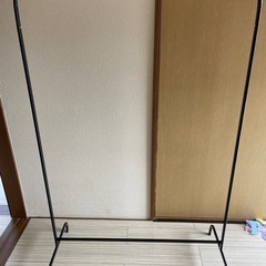 洋服掛けの画像