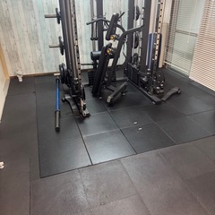【業者・職人さん限定募集】パーソナルジムのマット張替え施工…