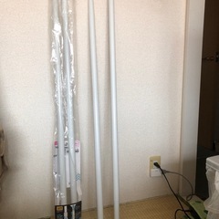 伸縮式つっぱり棒　　縦型　棚等