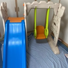 子供用ブランコ付き滑り台の画像