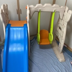 子供用ブランコ付き滑り台の画像