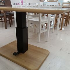 ★ジモティ割あり★  テーブル ベージュ W119.5×D74.5×H54.5～70.5 クリーニング済み TC8593の画像