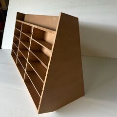 ②めがね屋さんで使用されていた棚　横90cm　高さ44cm　奥行28㎝　　お近くなら無料配達いたします。の画像