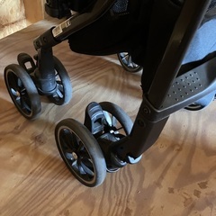 値下げcombiコンビベビーカー中古品8輪タイプの画像