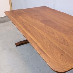 NAGNO INTERIOR(ナガノインテリア)のウォールナット材 ダイニングテーブルです。落ち着いた色合いとナチュラルな質感が魅力の4人用食卓。北欧スタイルや和の空間にもオススメです♪の画像