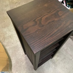 靴箱　スリッパ入れ　焦茶　木製　高さ約72.5cm 幅約30cm 奥行約28cmの画像