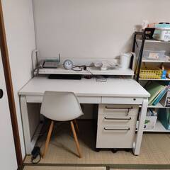 白いセットを無料で差し上げます。の画像