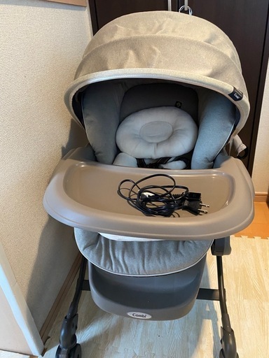 ※お取引成立しました※【美品】combi ネムリラ　電動ハイローチェア