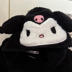 クロミちゃんモコモコパーカーの画像
