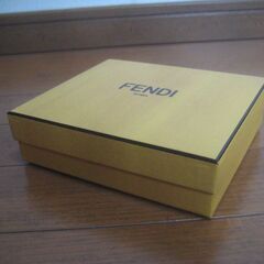 FENDI フェンディ 正規品 化粧箱 丈夫な箱 小物入れにもの画像