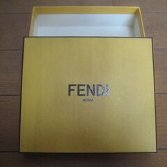 FENDI フェンディ 正規品 化粧箱 丈夫な箱 小物入れにもの画像