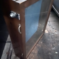 ショーケース／ショーウィンドウ（ガラス扉・鍵付き※鍵なし）の画像