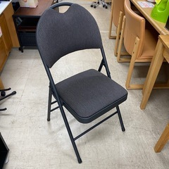 9260 costco コストコ 折りたたみ椅子 折りたたみイス チェア ダークブラック 高さ920mm × 座面高さ460mm 在庫複数ありの画像