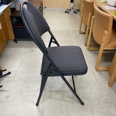 9260 costco コストコ 折りたたみ椅子 折りたたみイス チェア ダークブラック 高さ920mm × 座面高さ460mm 在庫複数ありの画像