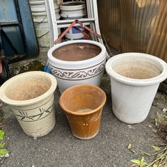 【取引終了】
大きめ陶器植木鉢