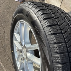 ブリヂストン ブリザック VRX2 215/60R16 スタッドレスの画像