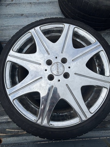 ホイール
17インチ7j