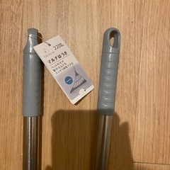 マルチほうき　キャンドゥ購入品　2本　万能ホウキ　シリコンホウキの画像