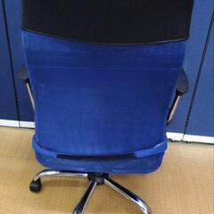 キャスター付き椅子の画像