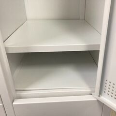 中古　訳アリ美品　4人用ロッカー　4人ロッカー　４人ロッカー　上下タイプ（スリム）　鍵付　ホワイト　愛知　一宮市　稲沢市　江南市　岐阜　羽島市　各務ヶ原市　岐阜市　三重　グッドプライス一宮の画像