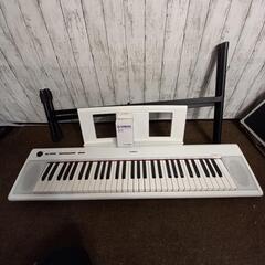 【美品】YAMAHA 電子ピアノ　piaggero NP-12 ホワイト 61鍵 X型スタンド付きの画像