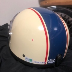 新古品ヘルメット　シールド付きの画像
