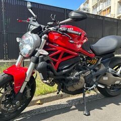 15年製のドゥカティは、通常の自転車で無料で配達される。