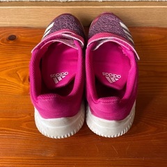 キッズ adidas スニーカー 20cmの画像