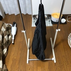 ハンガーラックの画像