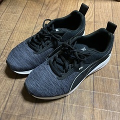 PUMA🔴デザインスニーカー27センチ