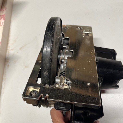 マキタ　40V充電マルノコ