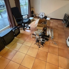 午前中より【無料】で差し上げます！ジャンク／故障品の機器・機械　5月10日(土)10:00〜17:00　物々交換所「ぐるり」閉鎖に伴い大量無料放出です😊 今後も不定期で実施予定です！の画像
