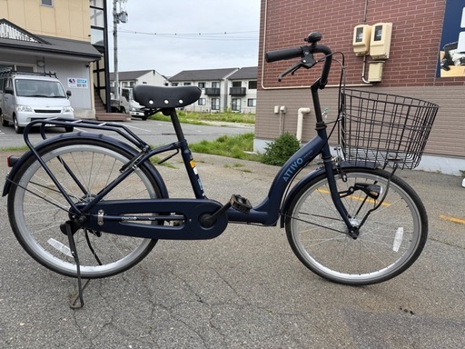 ◎軽くこげる自転車 24㌅ パンクしないタイヤ ネイビー 美品