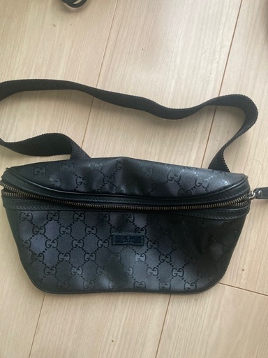 グッチ　ボディバッグ