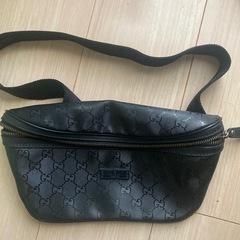 グッチ　ボディバッグ