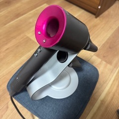 ダイソン　ドライヤー　Dyson