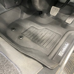 200系ハイエースフロアマット 最終値下げしました　早い者勝ちの画像