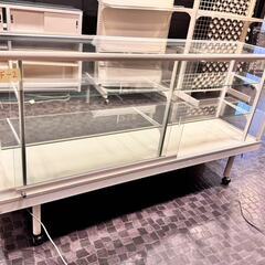業務用ガラスショーケースの画像