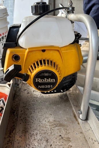 ロビン NB351 コンクリート 土間ならし 仕上げツール エンジン式