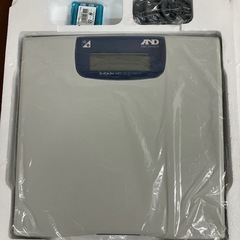1010😺未使用　UC-321PBT-J  体重計　
ラティチュード　の画像