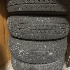 ハイエースで使用スタッドレスタイヤ4本セットの画像