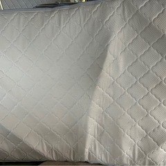 セミダブル マットレス 糸くず、若干のシミ汚れあり