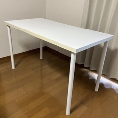 ホワイトデスクの画像