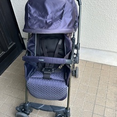コンビ　ベビーカー　日除け付き